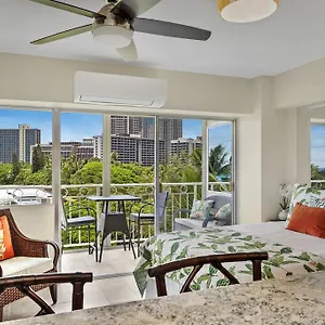 Waikiki Shore 515 Beachfront & Upgrade Apartment